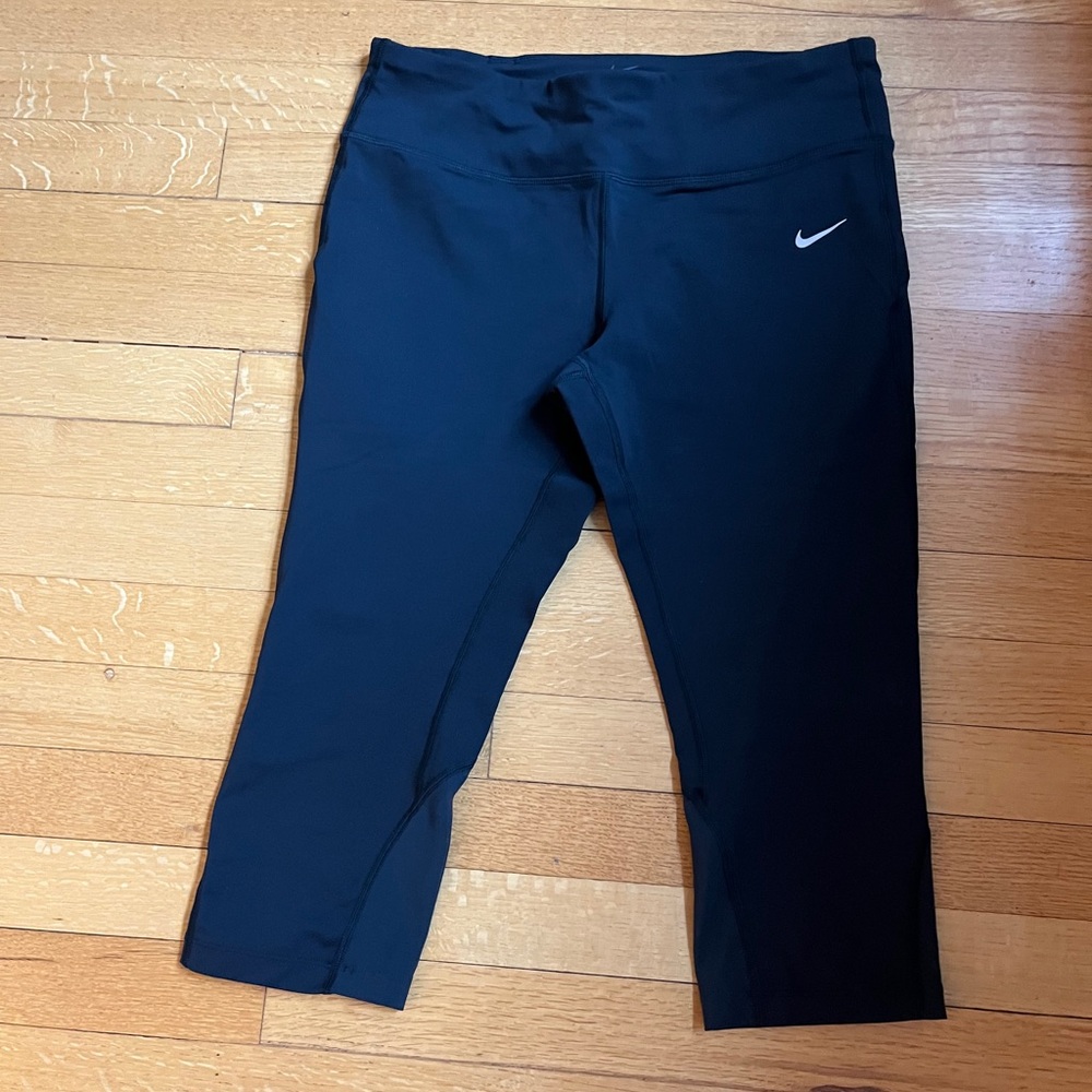 Nike Dry-Fit Women’s Black Leggings Large